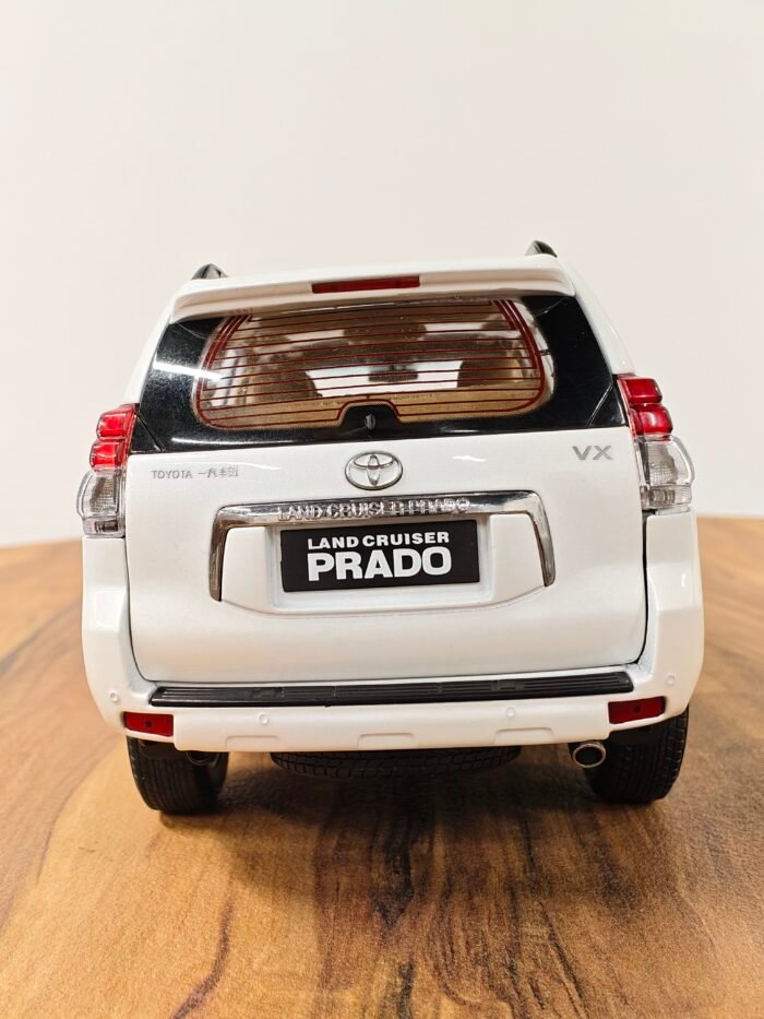 Toyota Land Cruiser Prado Vx (White) 1:18 - Image 4