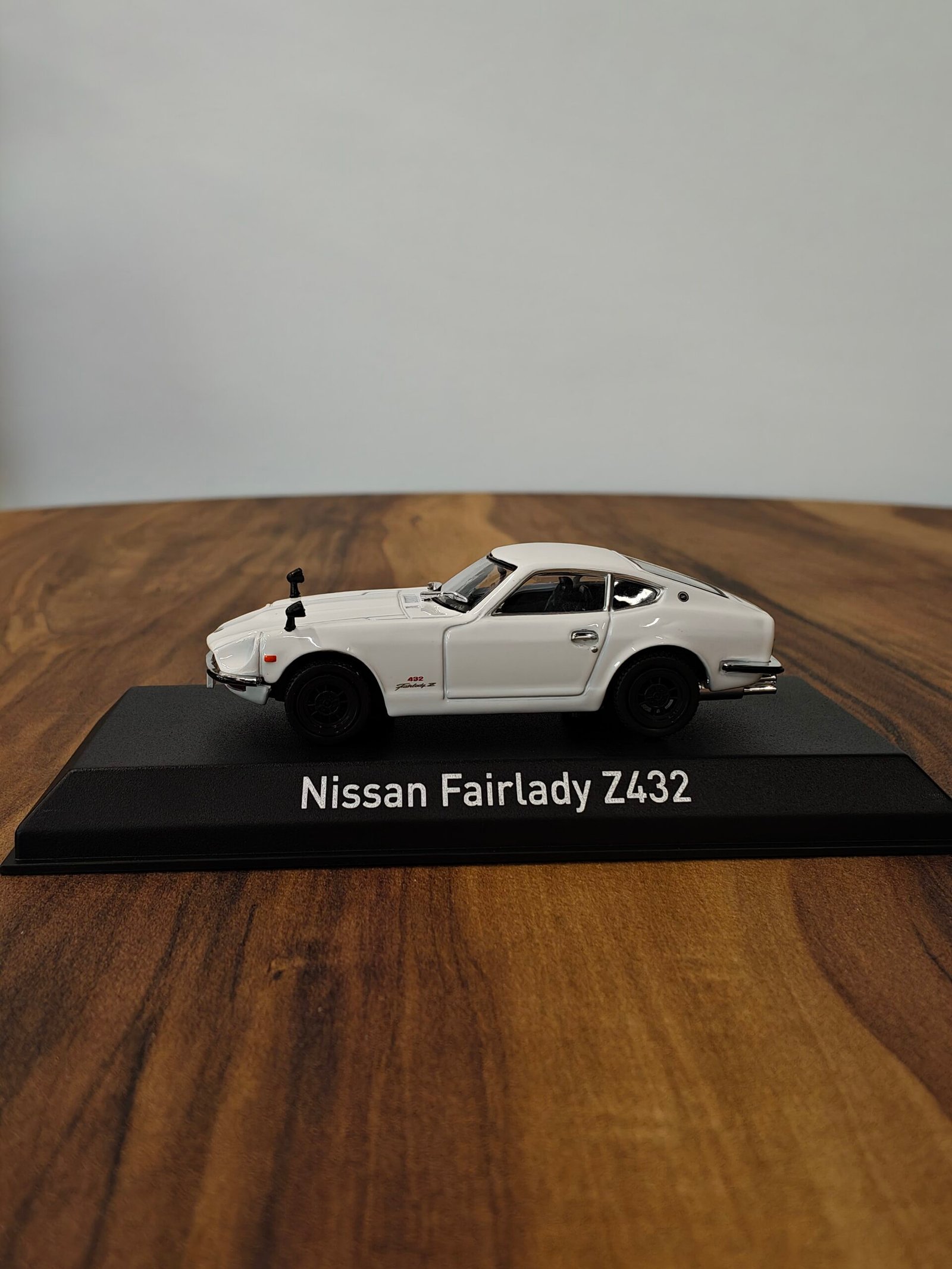 Nissan Fairlady Z432(White) 1:43 - Image 3