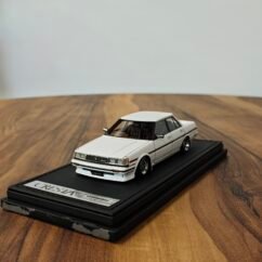 Toyota Cresta GX71 Super Lucent 1:43 White