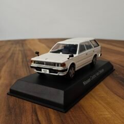 Nissan Cedric Van Deluxe(White) 1:43
