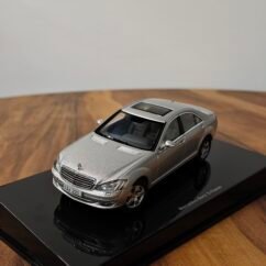 Mercedes-Benz S-Klasse 1:43 Silver