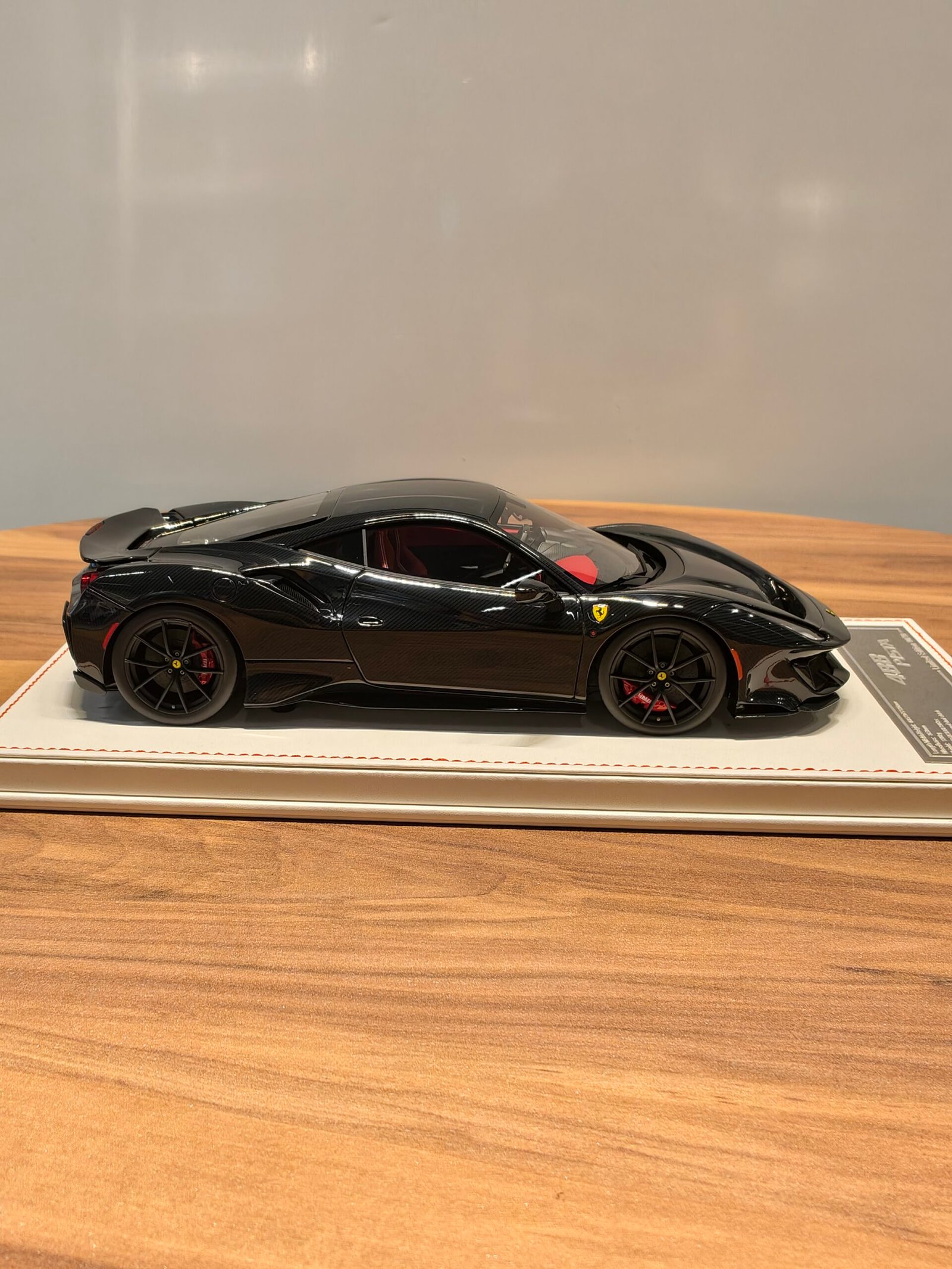 Ferrari 488 Pista 1:18 Black Carbon - Image 3