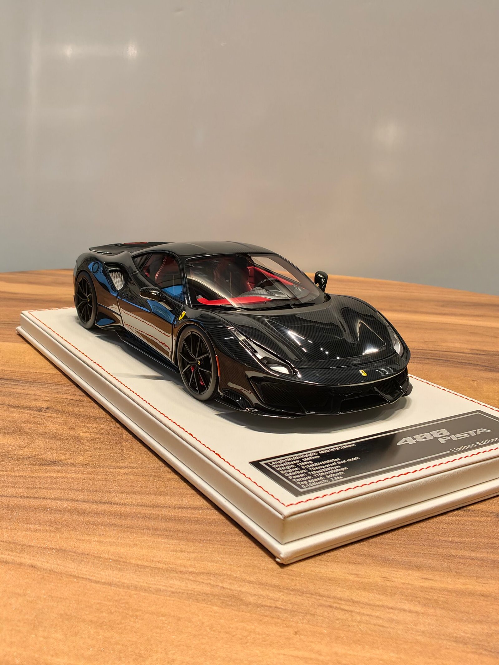 Ferrari 488 Pista 1:18 Black Carbon - Image 4