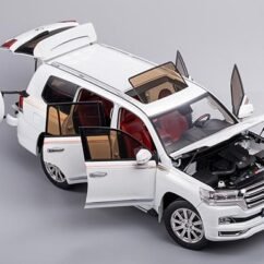 Toyota Land Cruiser GX.R V6 (White) 1:18