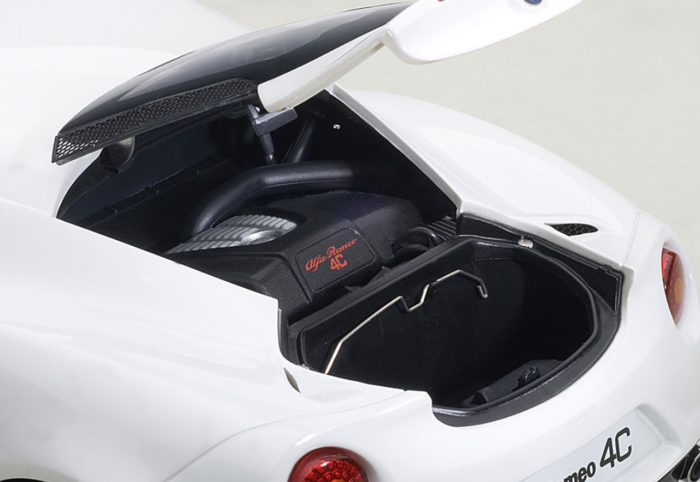 Alfa Romeo 4C Hardtop 1:18 Gloss White - Image 3