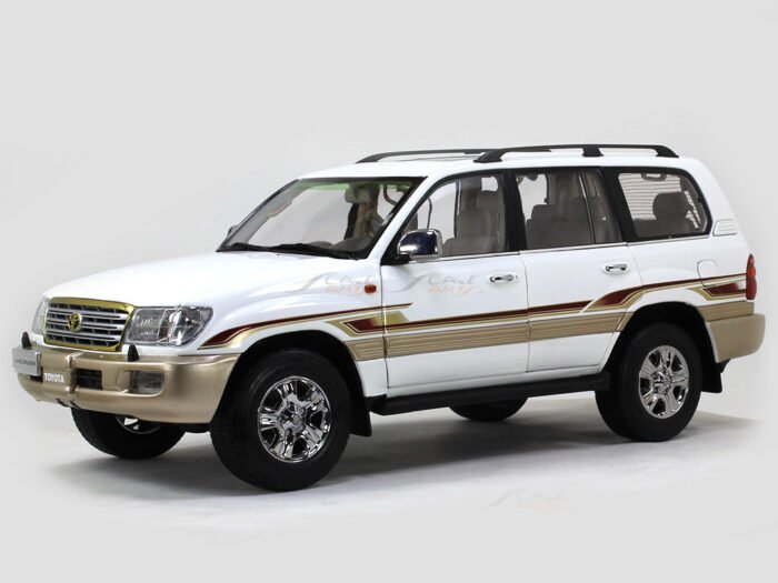Toyota Land Cruiser Vx (White) 1:18