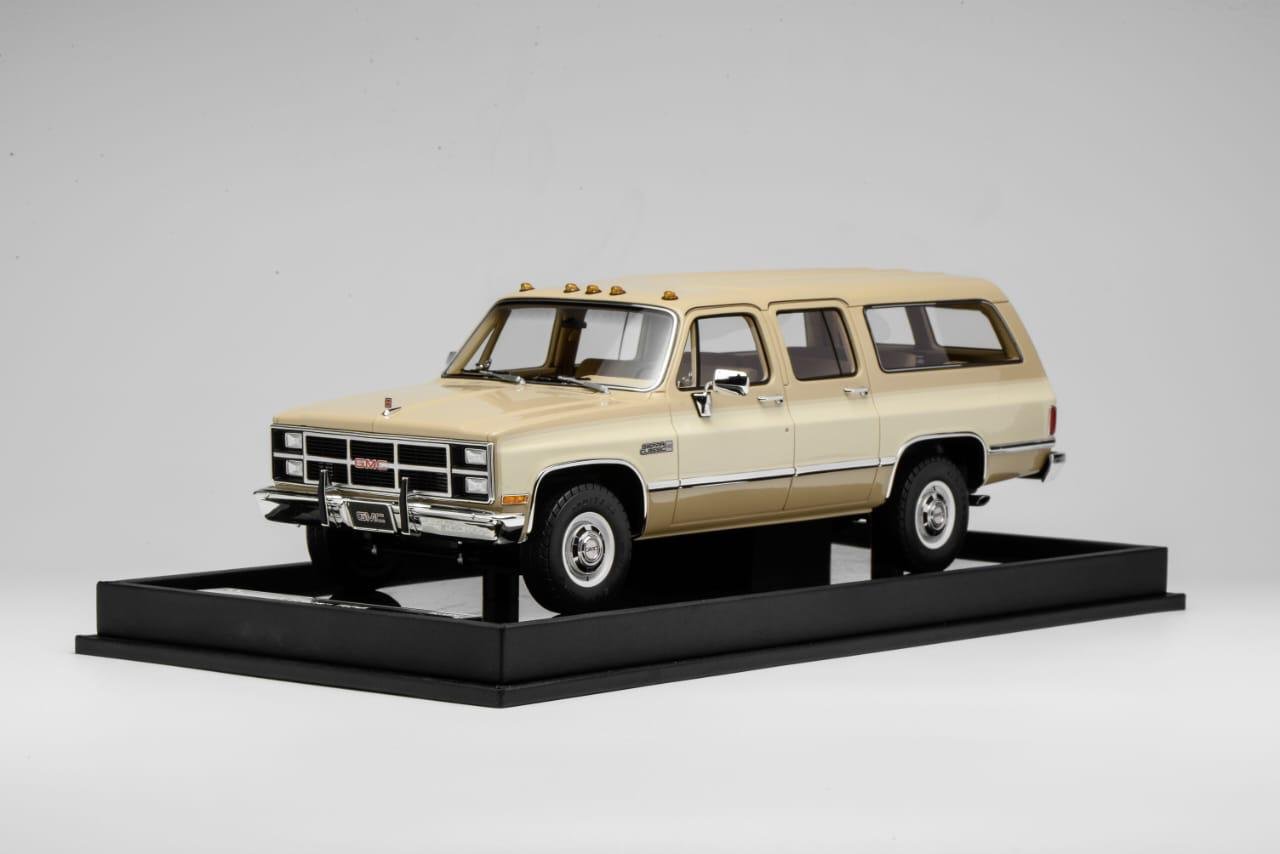 GMC Suburban 1984 Beige with Light Beige 1:18