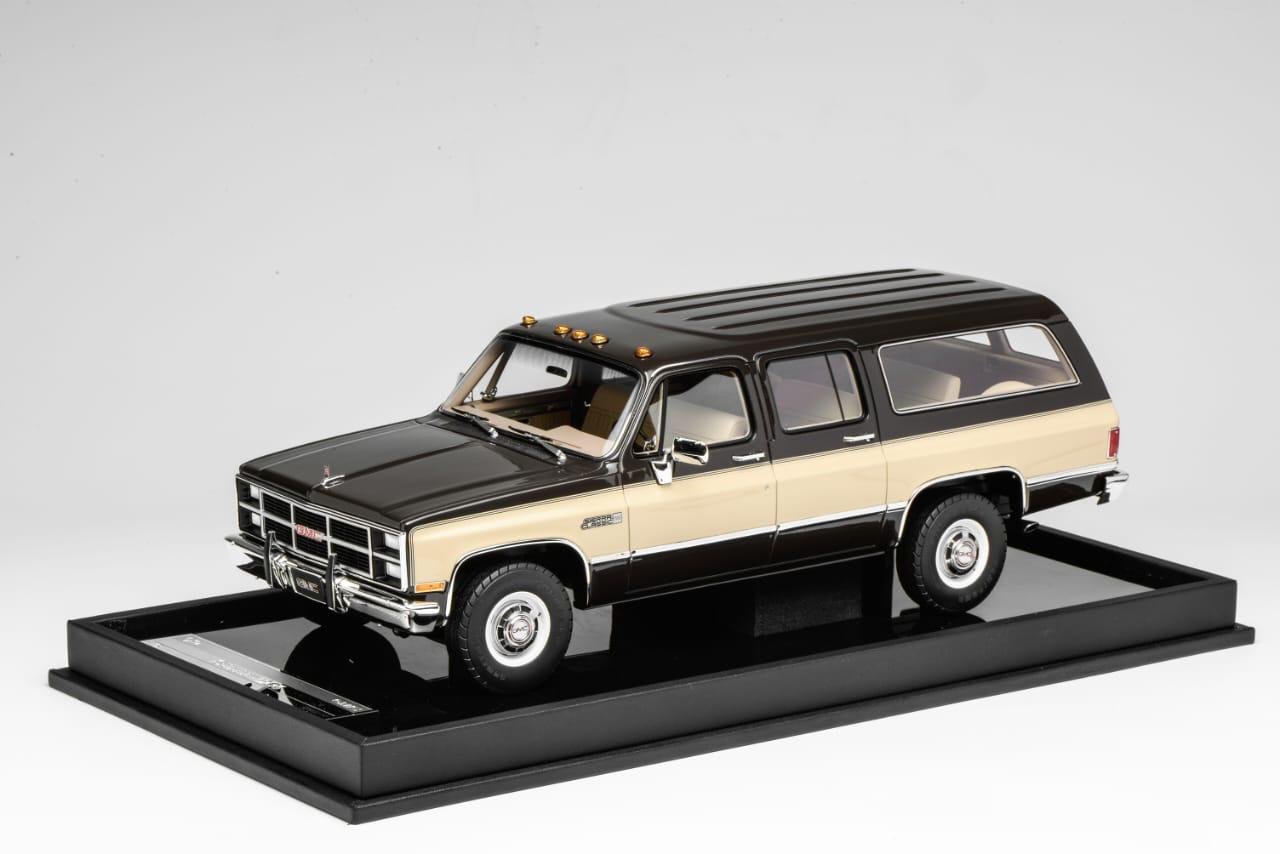 GMC Suburban 1984 Dark Brown with Beige 1:18