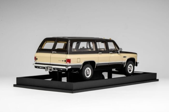 GMC Suburban 1984 Dark Brown with Beige 1:18 - Image 2