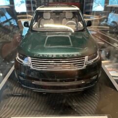 Range Rover 1:18 British Green