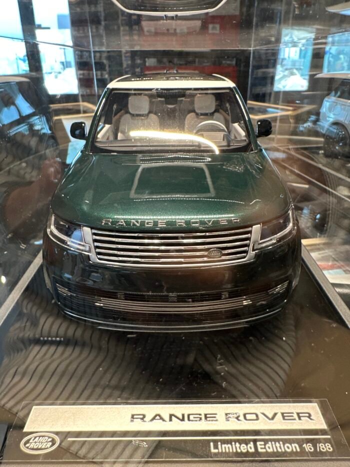 Range Rover 1:18 British Green