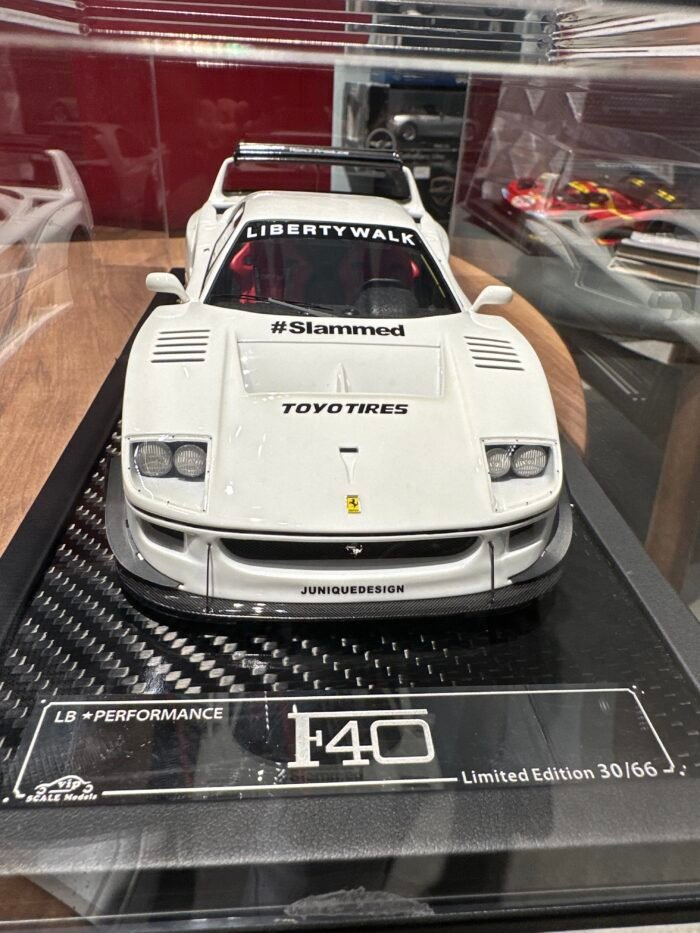 Ferrari F40 LB Performance 1:18 White