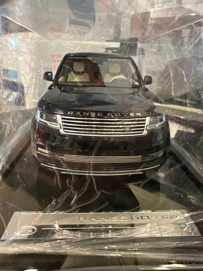 Range Rover Autobiography MH026LB 1:18 Ligurian Black