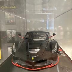 Ferrari La Ferrari Seat w/5 Points Seatbelts 1:18 Black