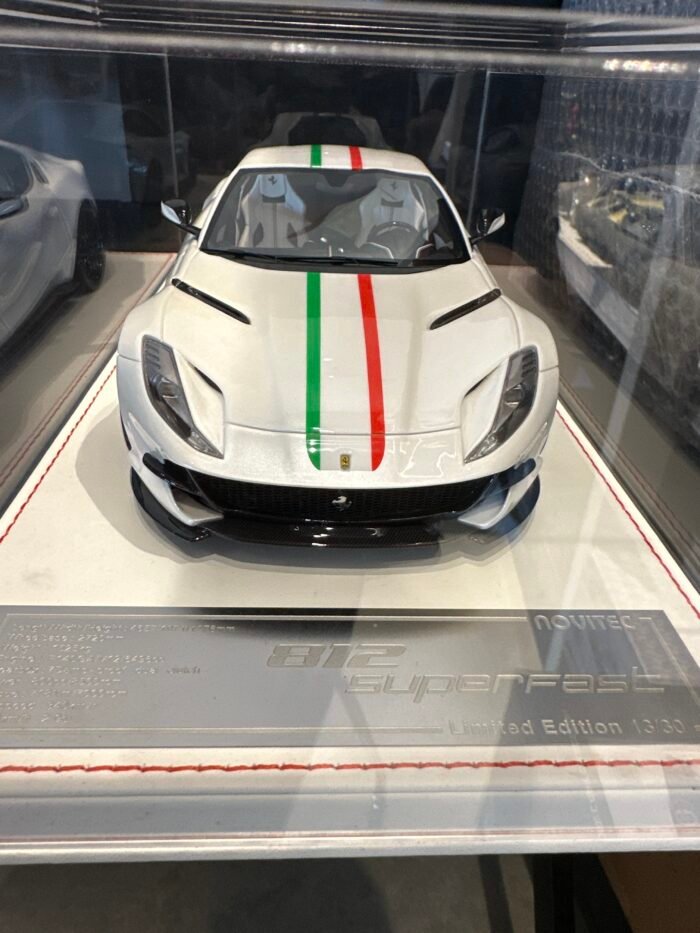 Ferrari 812 Superfast 1:18 Pearl White