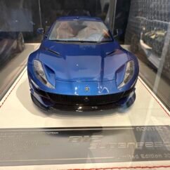 Ferrari 812 Superfast 1:18 Blue