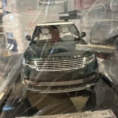 Range Rover Autobiography MH026BRG 1:18 Green