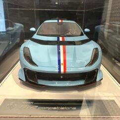Ferrari 812 Competizione 1:18 Blue