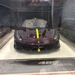 Ferrari 488 Pista 1:18 Full carbon Purple