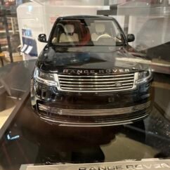 Range Rover Autobiography MH026LB 1:18 Ligurian Black