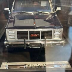 GMC Pickup Sierra Classic 1986 Dark Blue 1:18
