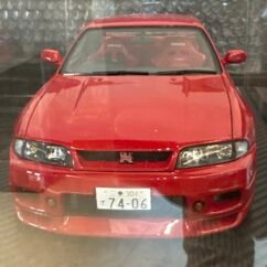 Nissan Skyline GT-R R33 Red 1:18