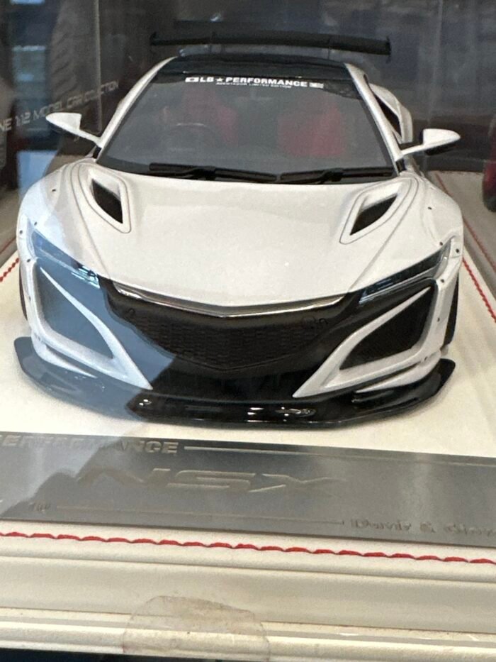 LB Performance NSX Pearl White 1:18