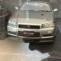 Nissan Skyline GT-R V Spec II (BNR34) 2000 Gray 1:18