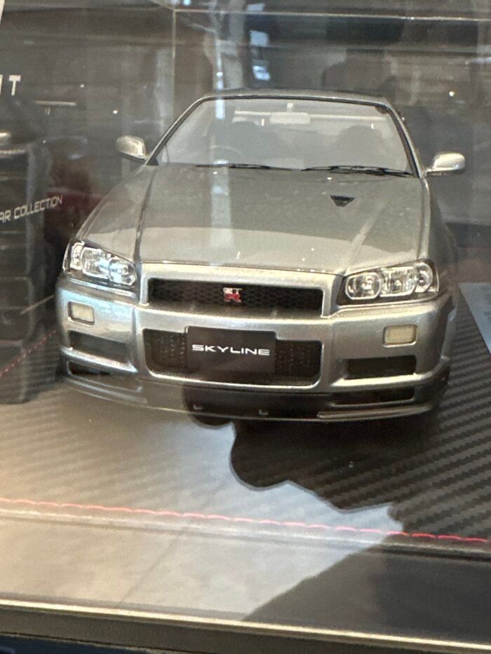 Nissan Skyline GT-R V Spec II (BNR34) 2000 Gray 1:18