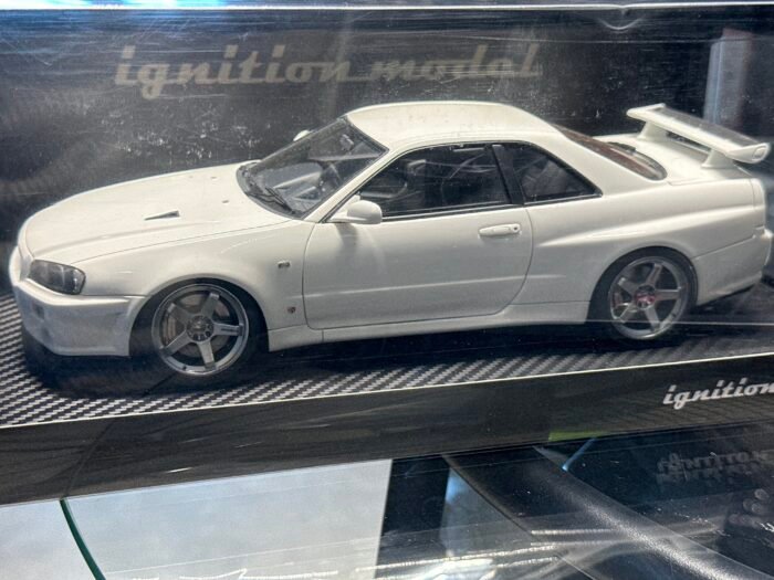 Nissan Skyline GT-R-V - Spec II R34 White 1:18
