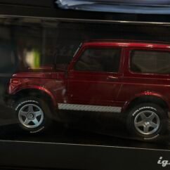 Suzuki Jimmy (JA11) 1:18 Red Metallic