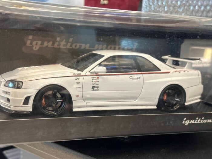 Nissan GT-R R-Tune 1:18 White