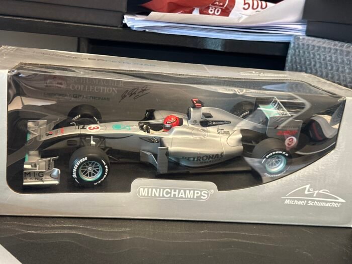 Mercedes GP Petronas Malaysia 1:18 Silver