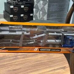 Freightliner Cascadia w/Twin Auto Carrier 1:43 Blue & Gray