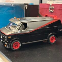 1983 GMC Vandura 1:24 Black & Gray