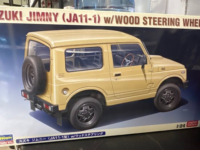 Suzuki Jimny JA11-1 W/Wood Steering Wheel 1:24 Beige