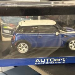 Mini Cooper 1:18 Blue