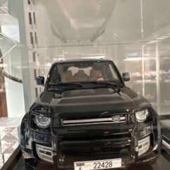 Land Rover Defender 110 Matt Black 1:18