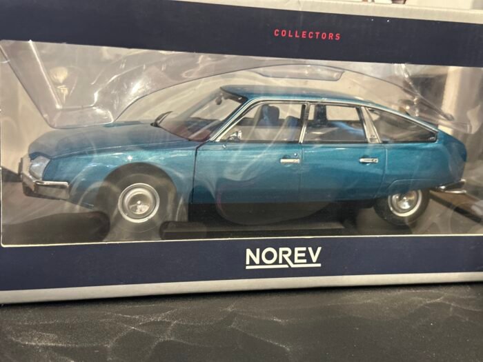 Citroën CX2000 1974 Delta Blue Metallic 1:18