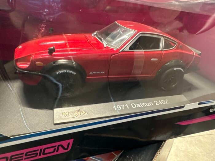 Datsun 1971 24OZ 1:18 Red