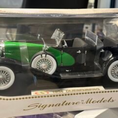 1934 Duesenberg 1:18 Black & Green