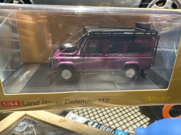 Land Rover Defender 110 Purple 1:64