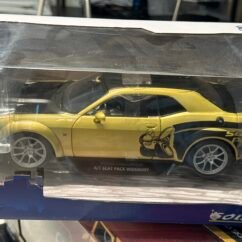 Dodge Challenger R/T Scat Pack Wideboy 1:18 Golden Yellow