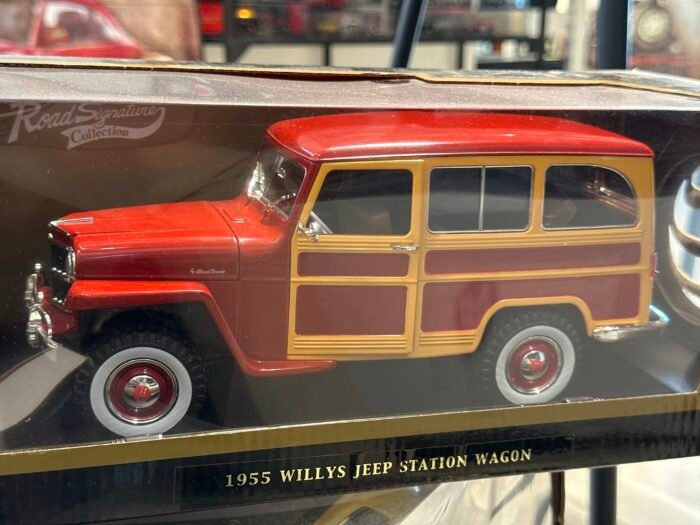 1955 Willys Jeep Station Wagon 1:18 Red