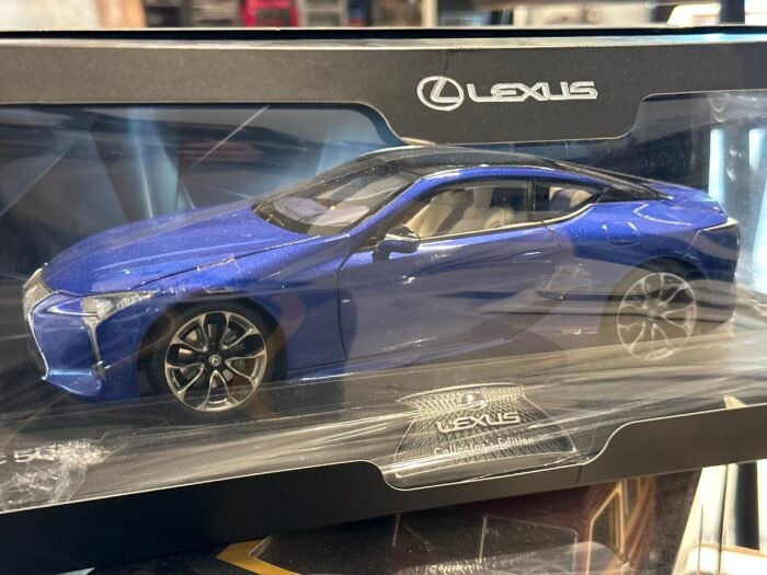 Luxe LC500h 1:18 Blue