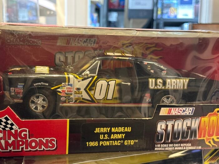 1966 Pontiac GTO Jerry Nadeau U.S ARMY 1:18 Black
