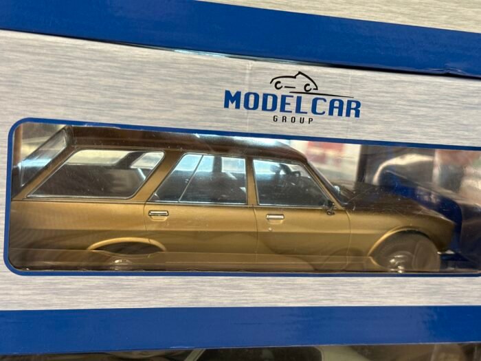 Peugeot 504 Break 1:18 Gold