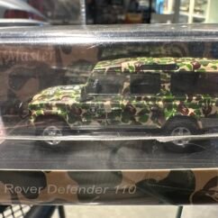 Land Rover Defender 110 Green 1:64