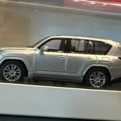 Lexus LX600 Silver 1:64