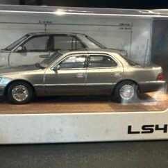 Lexus LS400 Silver 1:64